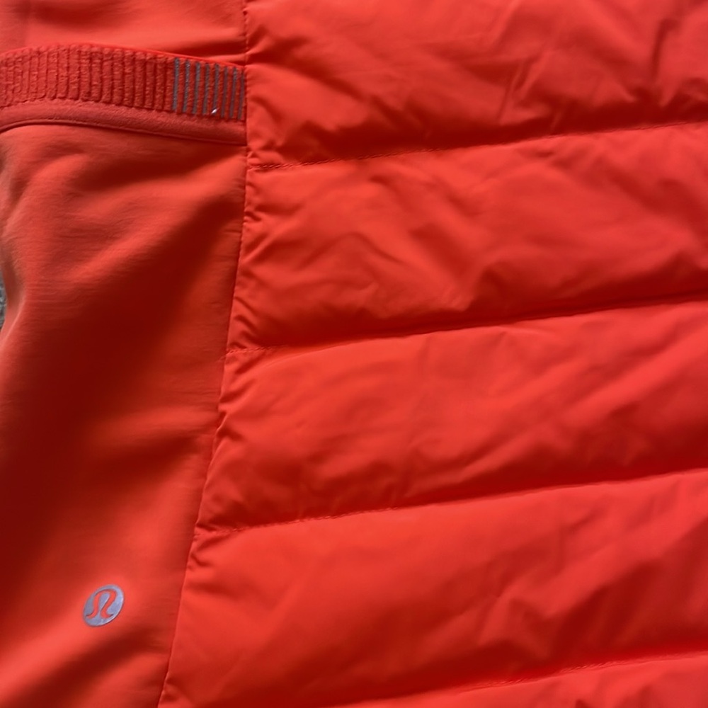Lululemon size 0 vest used and full of warm life for the fall and winter! - Picture 4 of 4